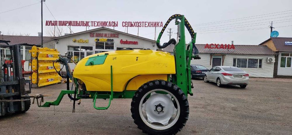 Опрыскиватель полевой 2000л Турция