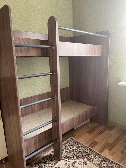 Продам двух ярусную кровать !