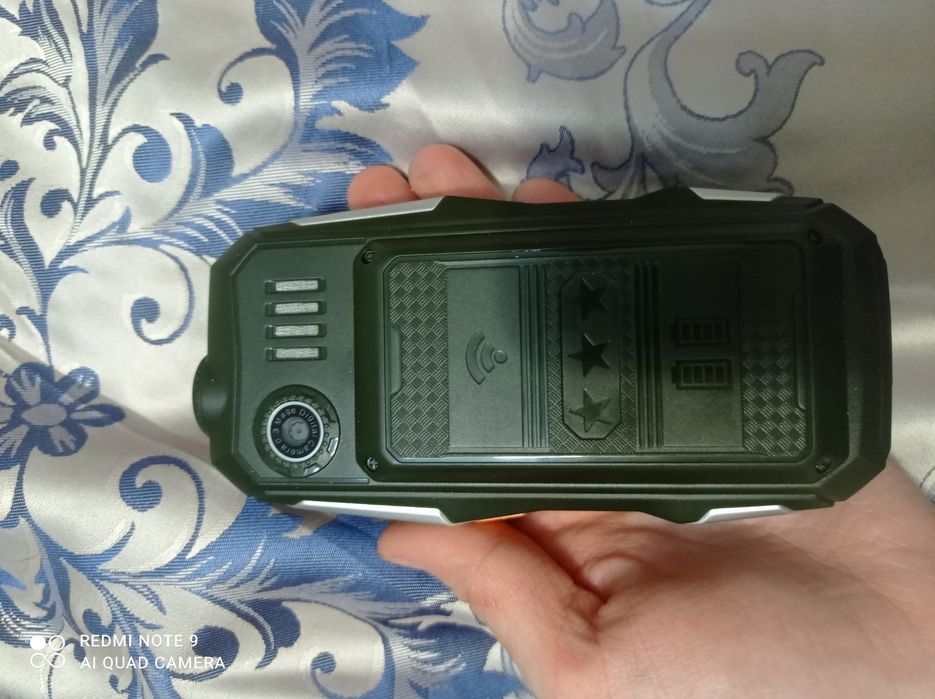 Прочный сотовый телефон