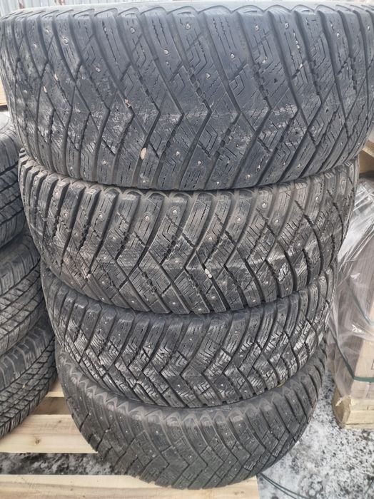 Продам шины R18 б/у, в хорошем состояний