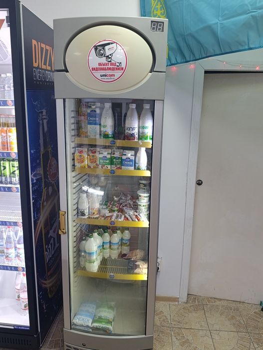 Холодильник витрина