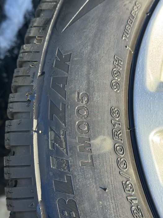 Anvelope iarnă Bridgestone Blizzak LM005 215/60 R16 99H