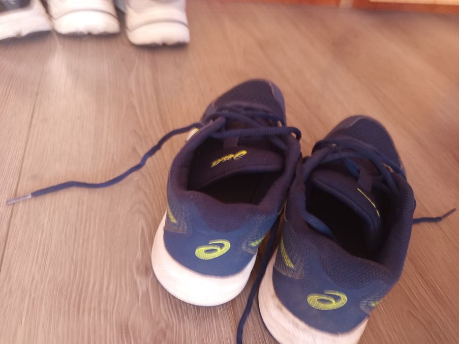 Adidasi asics copii