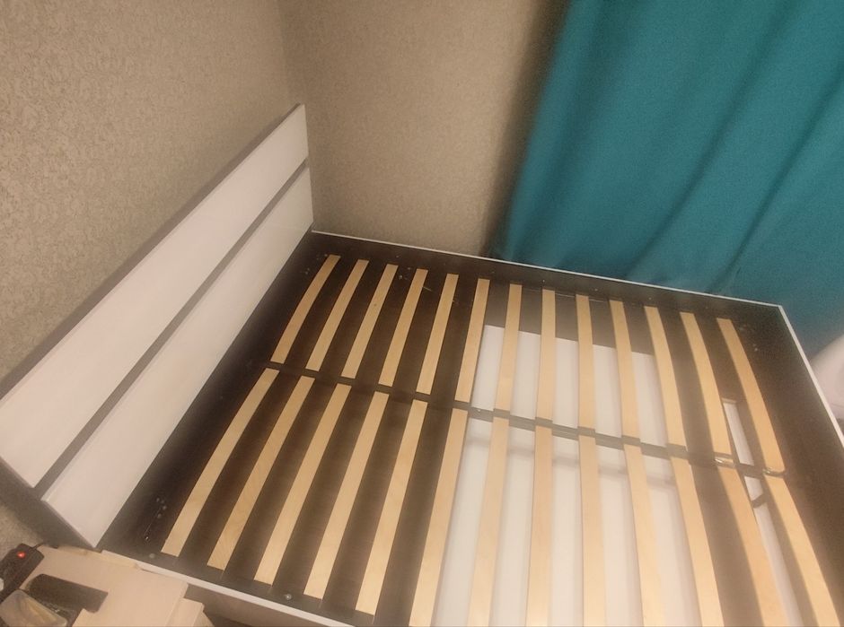 Продам двуспальную кровать
