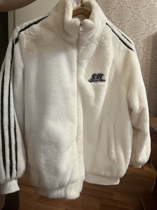 Продам платье и  курточки