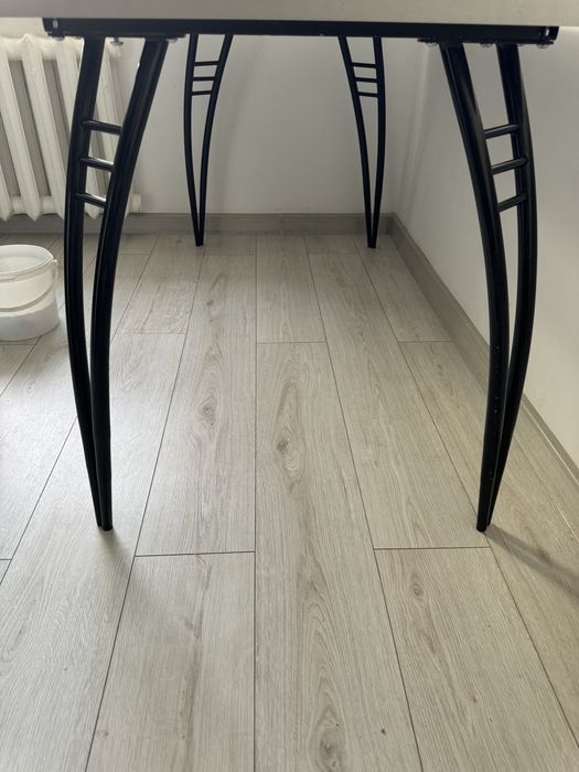 Кухонный стол б/у