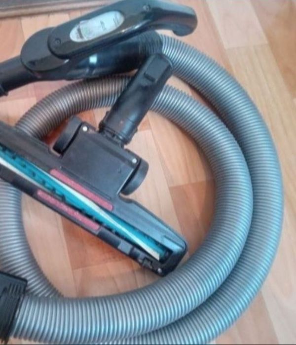 Продам Пылесос на запчасти