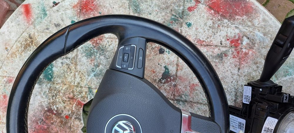 Volan piele cu padele si comenzi volan,airbag  VW Golf 6,Passat,CC,Tou