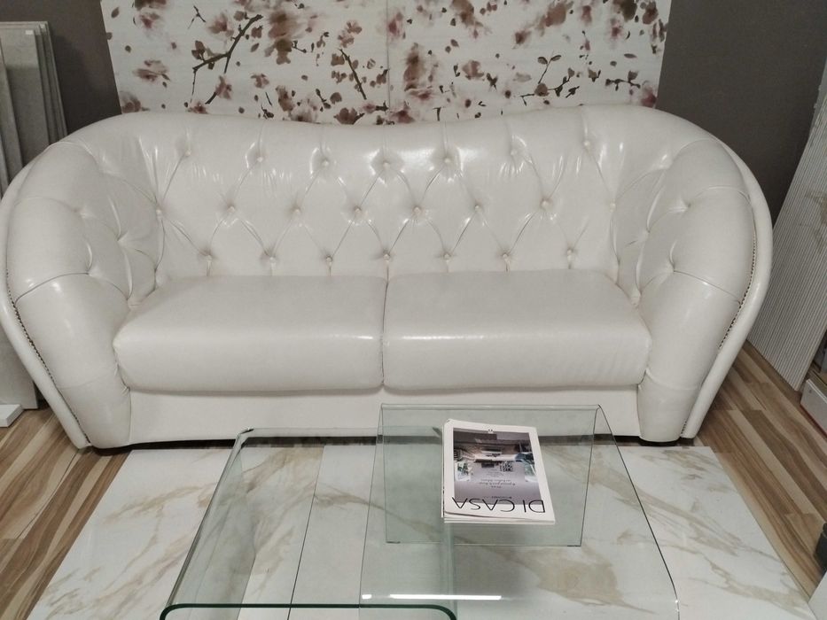 Продавам кожен триместен диван Martineli – почти нов (шоурум модел)