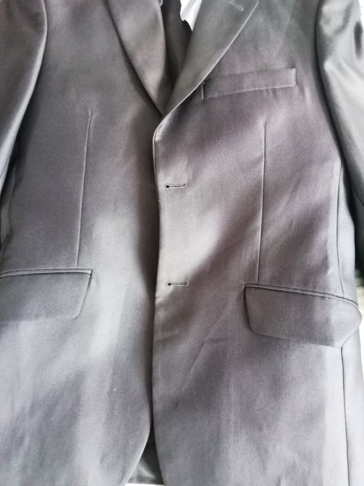 Продам костюм  классика