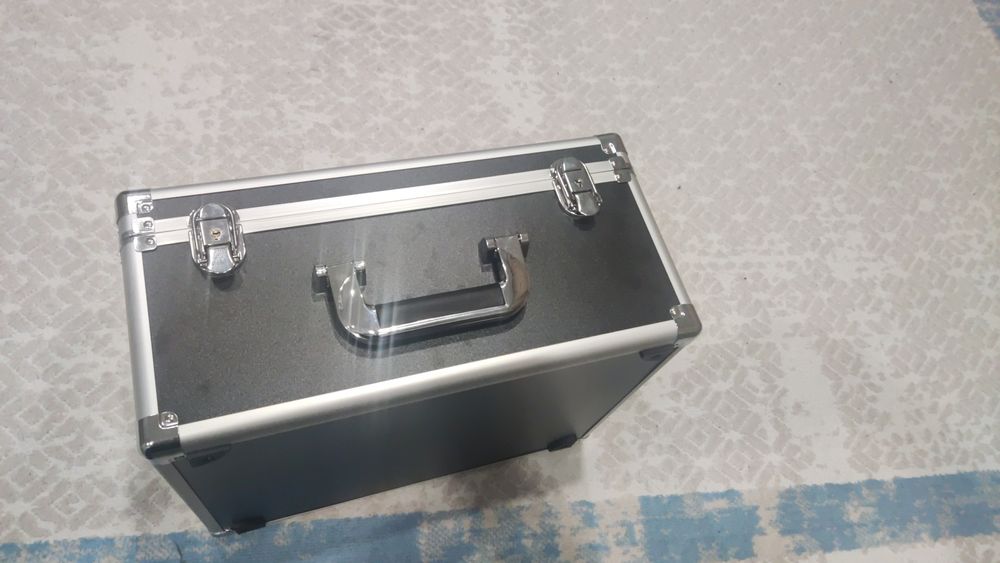 Продам  видео камеру Новую