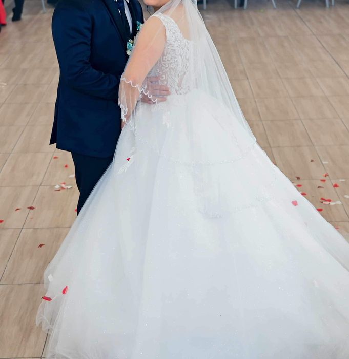 Булчинска рокля в отлично състояние