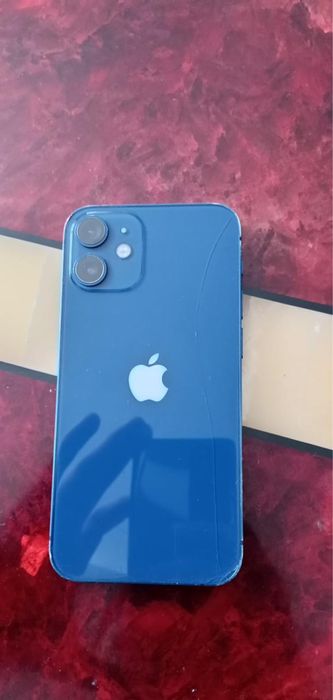 Айфон 12 мини.