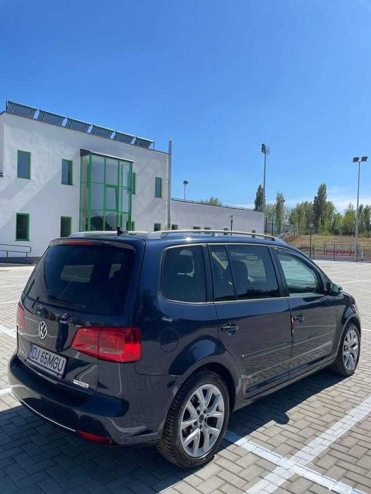 VOLKSWAGEN Touran 2011 — imagine 4