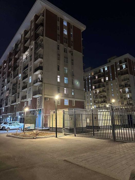Продам 3 комн квартиру. ул.Махтумкули. жк Parkent Plaza.