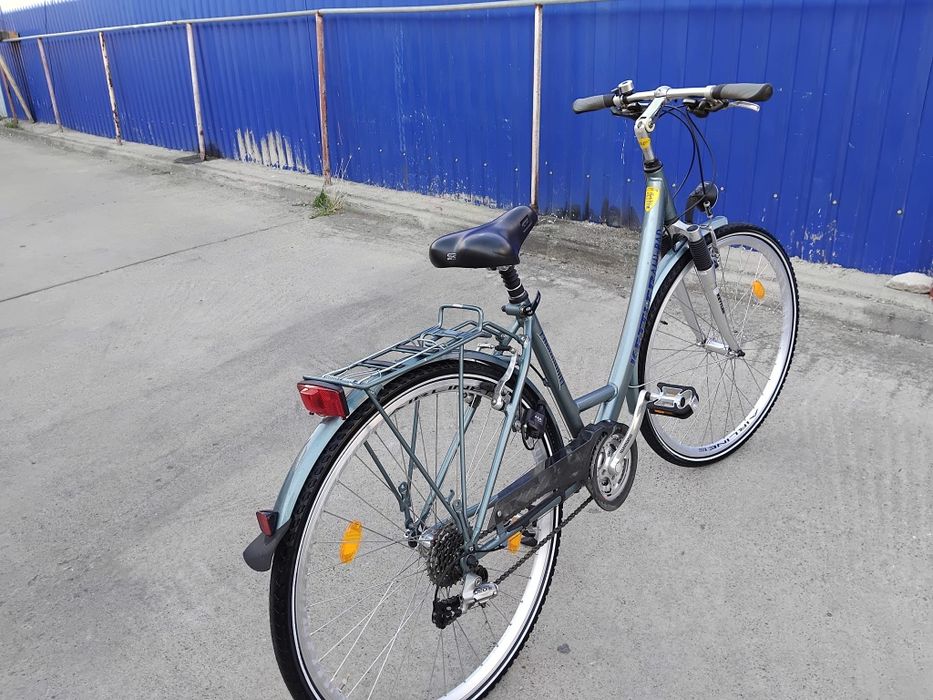 Vând bicicleta din aluminiu pentru damă