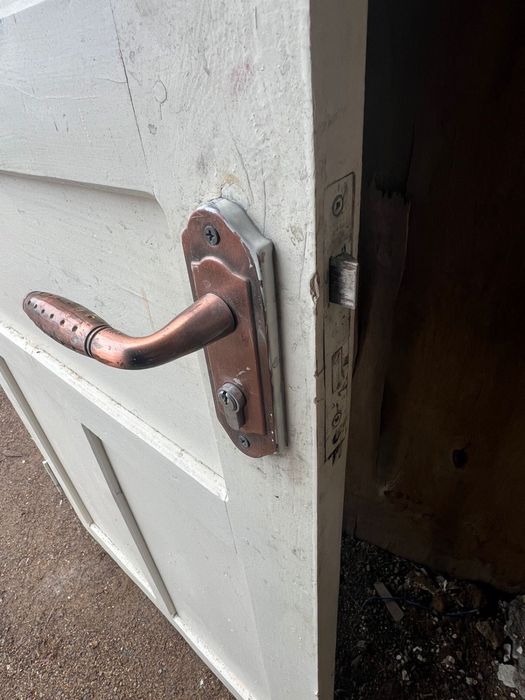 Двери есыктер сатылымда