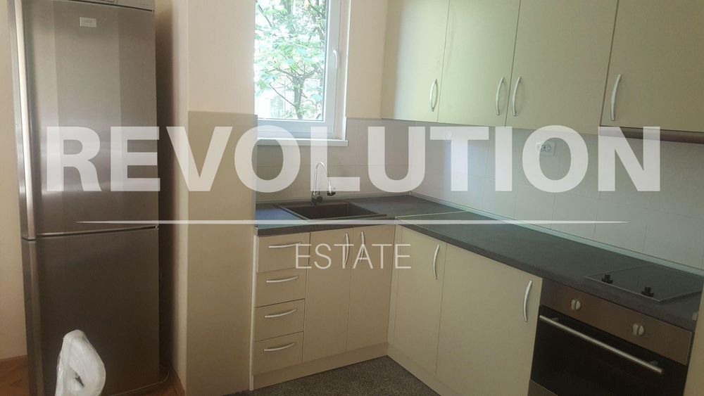 Дава се под наем Четиристаен апартамент в Варна, ВИНС - 110 кв.м за 650 € - Снимка #3