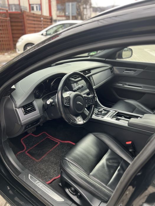 Jaguar XF R-Sport 2.0 d 241 cp