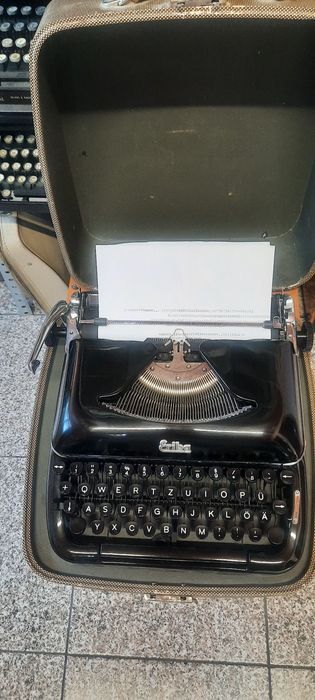 Mașină de scris Erika  1950 impecabilă
