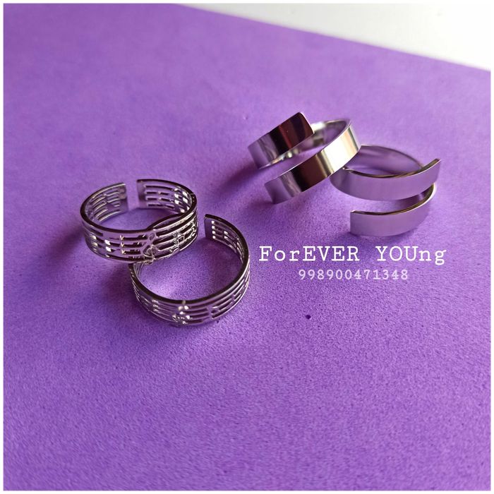 Парные обручальные кольца в подарочной коробке на ваши даты.