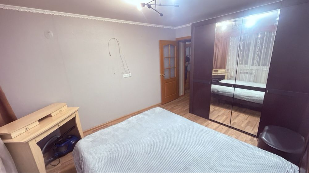 СРОЧНО!Продам 2 комнатную кв.  в 7мкр