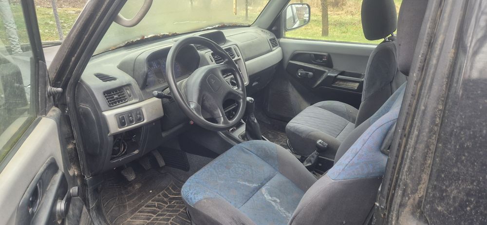 Mitsubishi pajero pinin