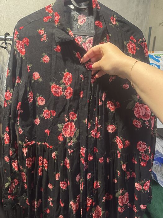 Ефирни дамски рокли на Oysho, Zara, Stradivarius и LCW