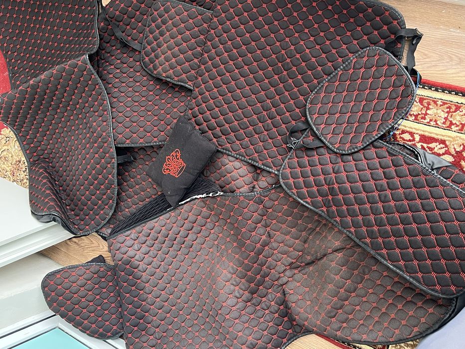 Продам чехлы для авто б/у  универсальные