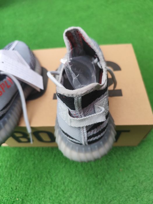 Adidași yeezy Nr 43