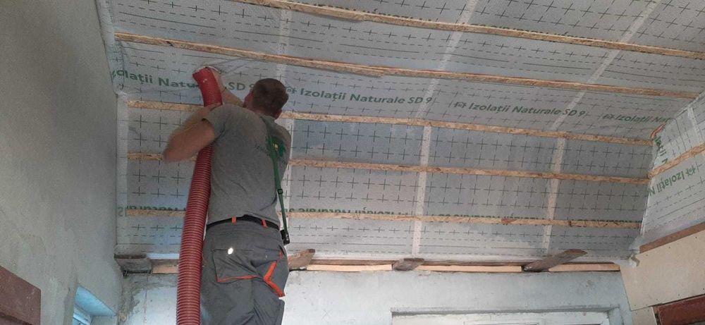 Izolatie termica cu lana de lemn pentru poduri si mansarde