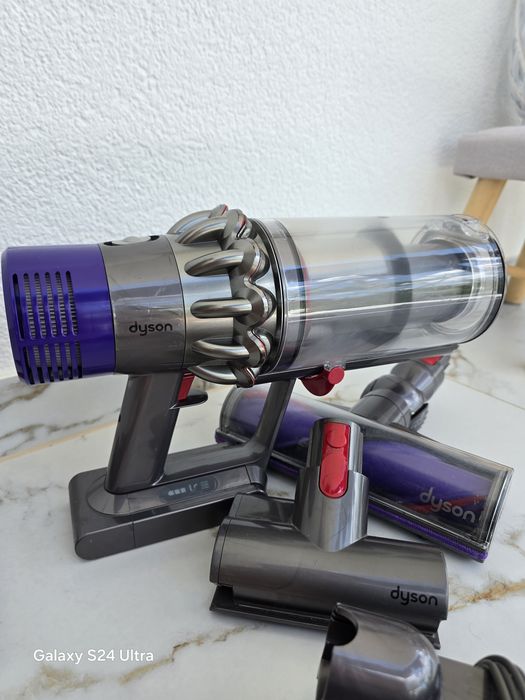 Dyson V10  веритикална прахосмукачка