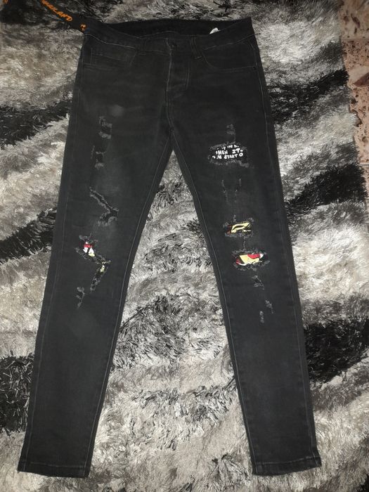 Vad doua perechi de blugi