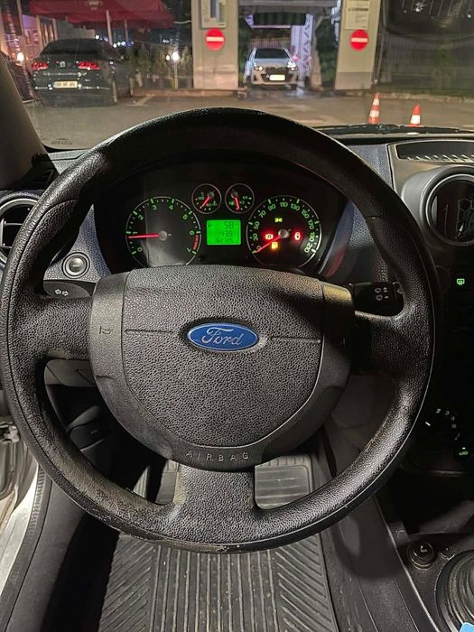 Vand Ford Fiesta