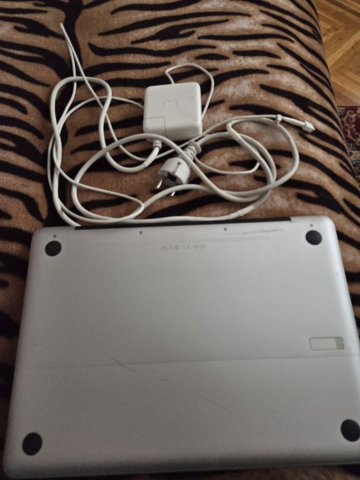 Laptop MacBook  model vechi