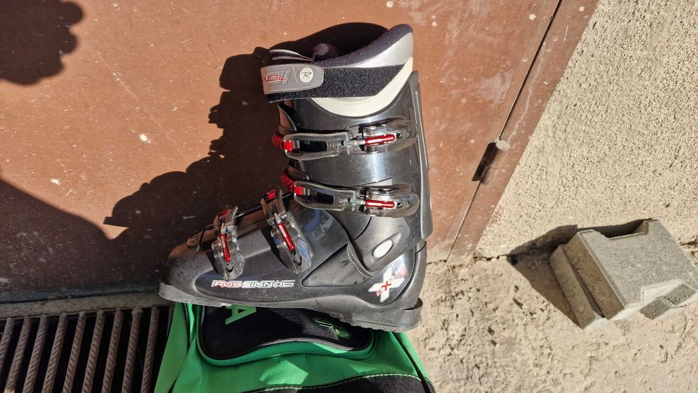 ски обувки, каска, очила, ски сакове