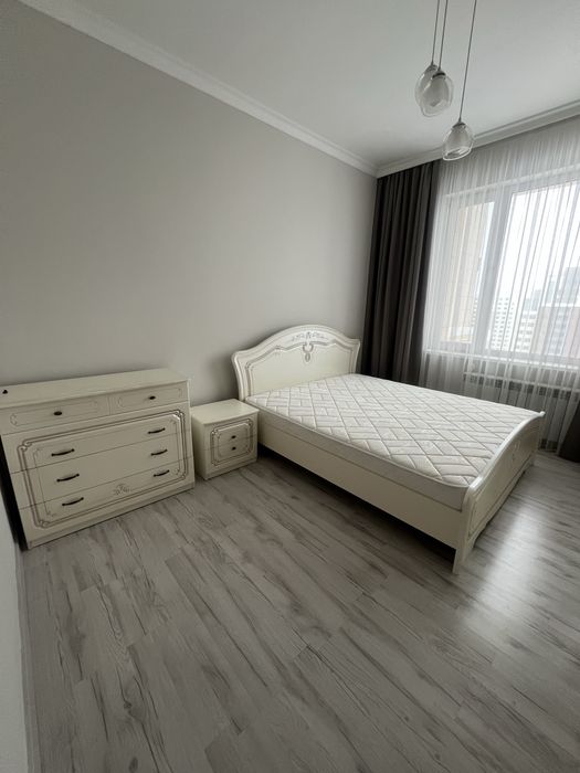 Мебель спальная- кровать