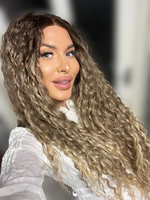 Peruca afro  lunga blond inchis cu plasa lance front
