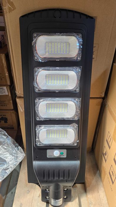 Vând corp stradal cu panou solar!