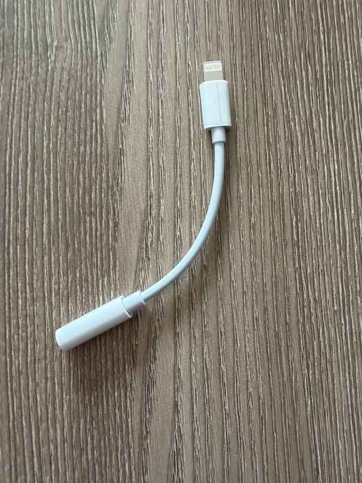 Lightning към AUX адаптер оригинален