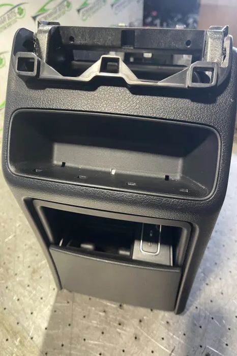 Consola centrala A 167 680 57 07 Mercedes-Benz GLE 2020