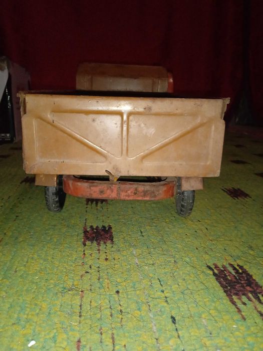 Машинка из жести,ЛТЗ.