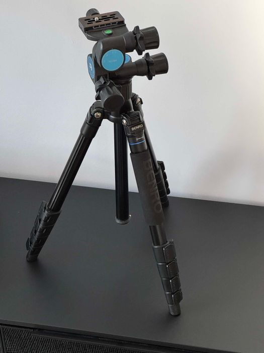 Алуминиев статив Benro и Трипозиционна глава с предавки