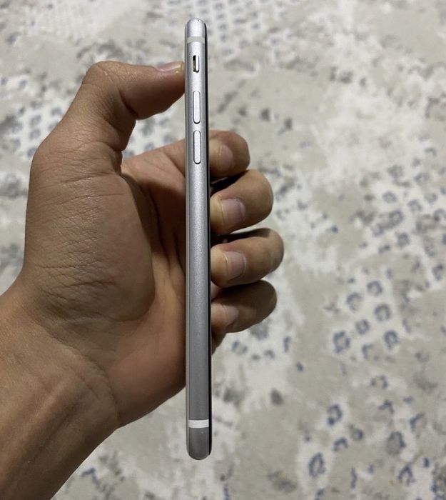 Айфон се2 64/74%