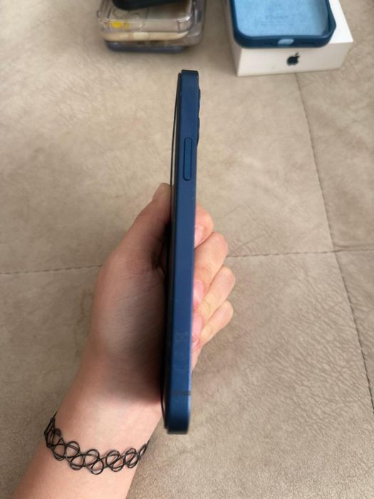 Продам Iphone 12 “64 GB”