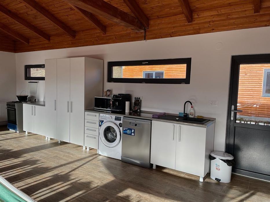 Cabana de inchiriat sau de vanzare/afacere la cheie/ casa batraneasca