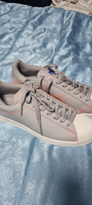 Adidas superstar original 42 size
