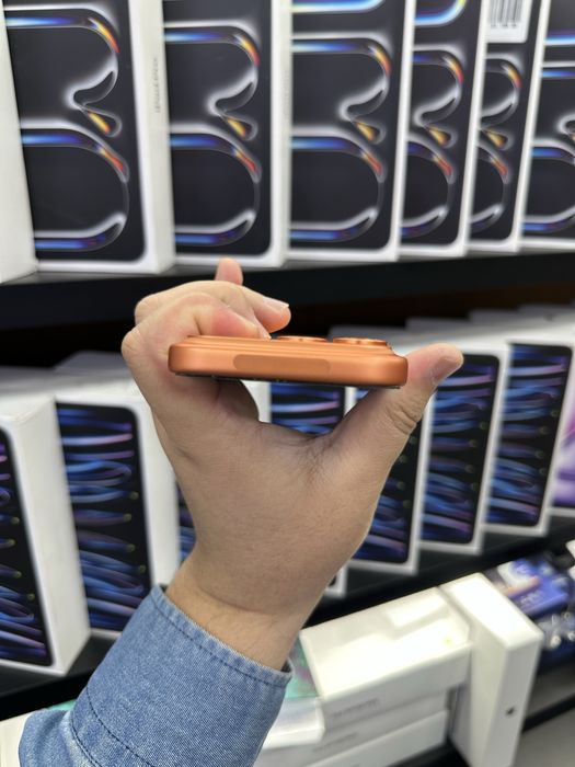 iPhone 17 Pro 256gb Orange E/sim б/у
