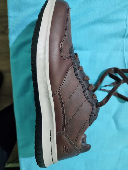 Продавам нови обувки skechers 40 номер