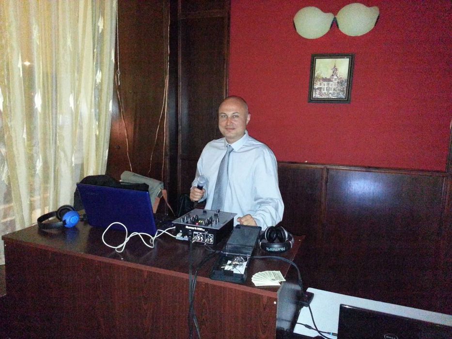 Дисководещ за сватби и банкети